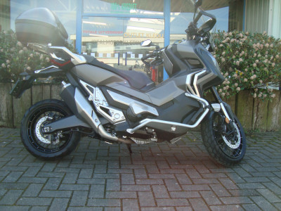 X-ADV750
